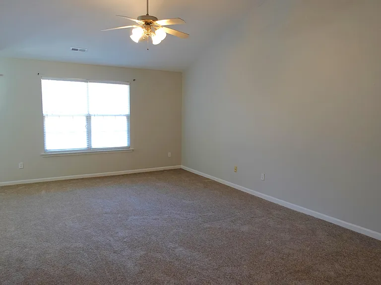 139 Stockbridge Dr — Photo 6