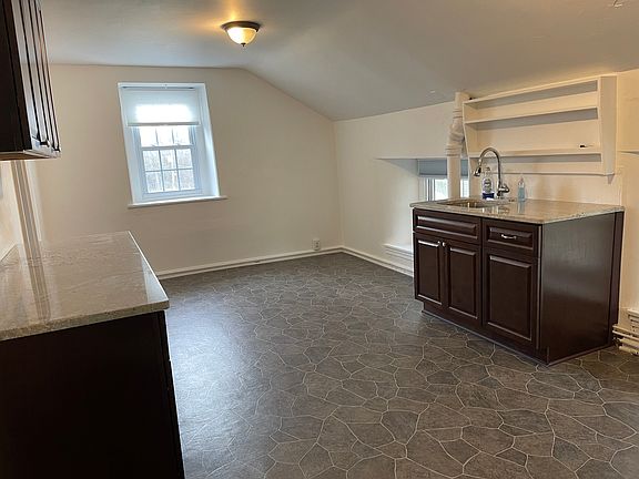 5th image of 3328 Hazelwood Ave APT D