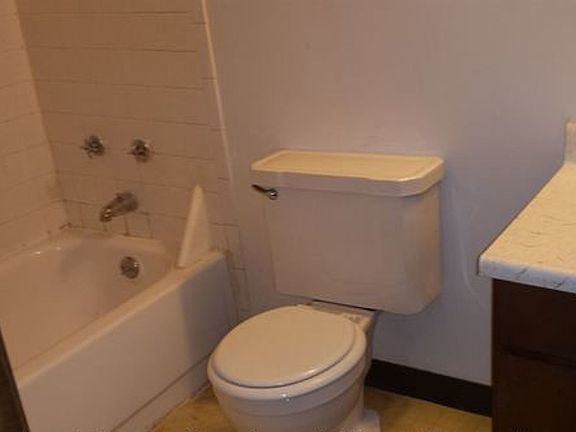 5th image of 10110 N Colfax Rd APT 5