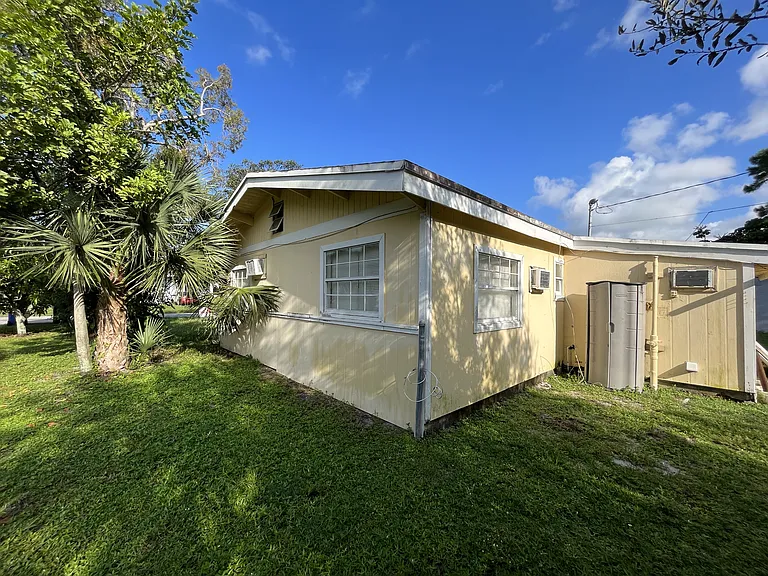 1354 SW 26th Ave — Photo 14