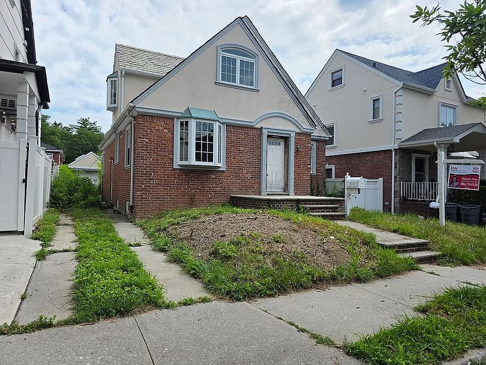1st image of 6439 Dieterle Cres