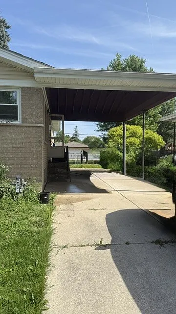 3 bed, 1.5 bath, 1144 sqft, $3,000 — Photo 2