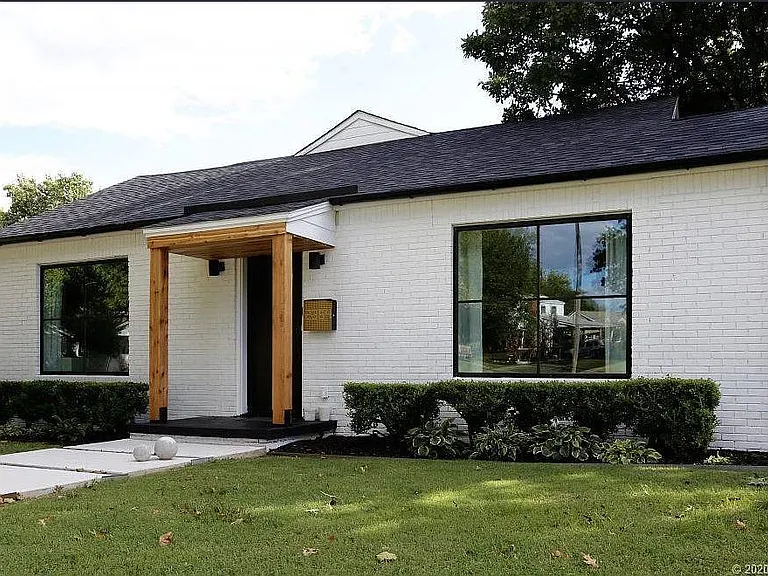 2364 S Florence Ave — Photo 1