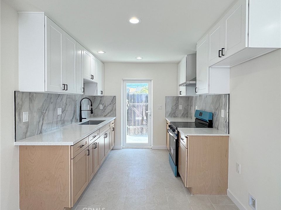 1st image of 284 N Palm Ave #D