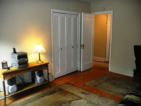 2nd Bedroom/Den