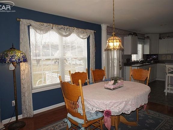 5th image of 2284 Meadowlane Ct
