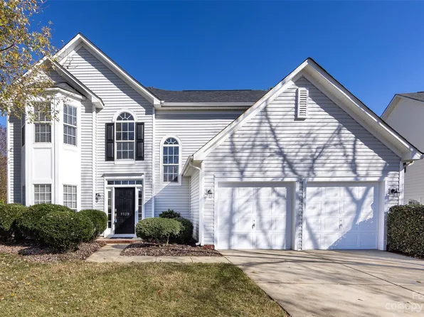 9529 Autumn Applause Dr, Charlotte, NC 28277