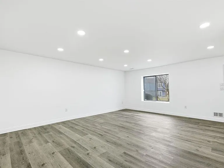 31 Sawmill Rd — Photo 11