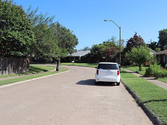 4th image of 10651 Black Walnut Dr