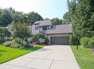 2511 McIntosh Ave NE, Grand Rapids, MI