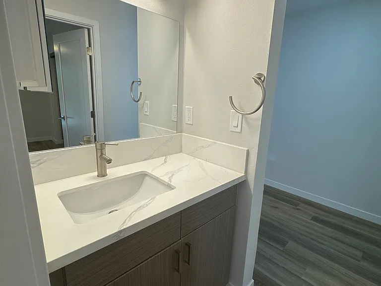 4006 Emerald — Photo 17
