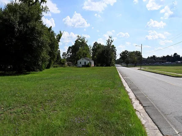 1418 Bailey St, Waycross, GA 31501