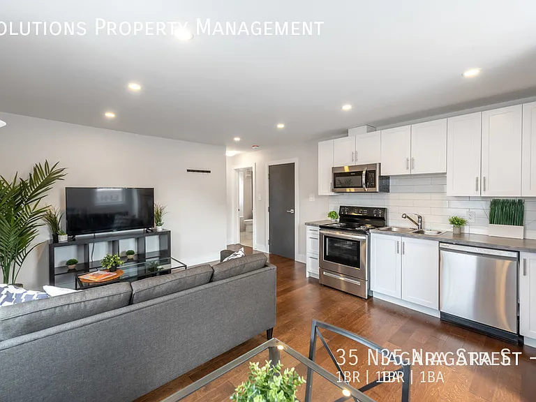 35 Niagara St #3 — Photo 6