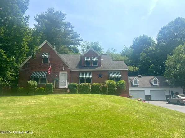 8 Chester Court, Troy, NY 12182