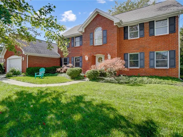 135 Chartley Ct, Dayton, OH 45440