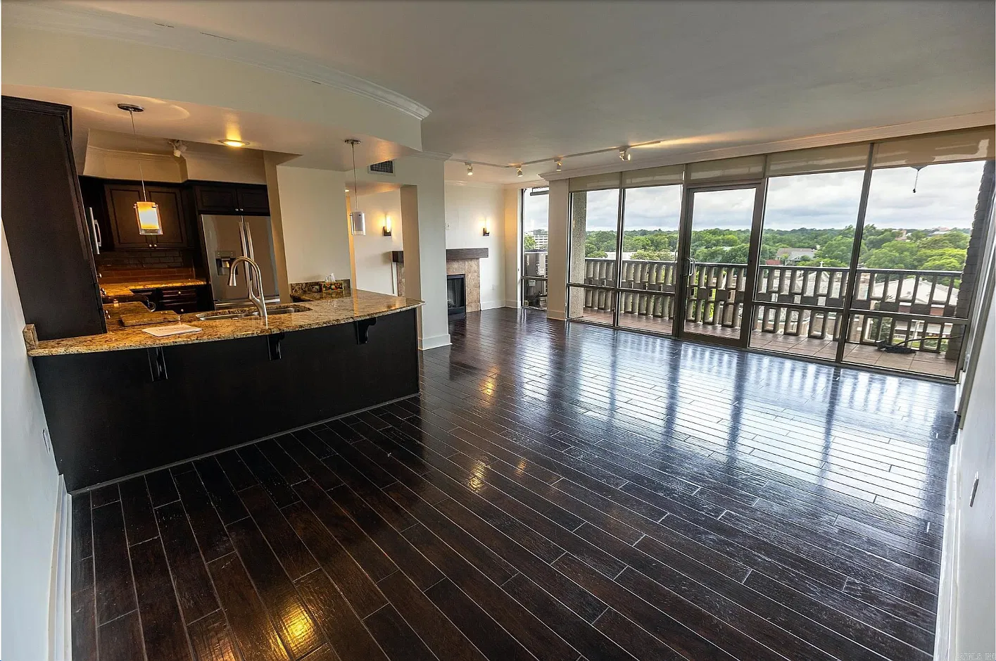 2 bed, 1129 sqft, $1,600 — Photo 1