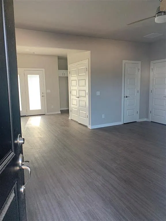 4234 W Eisenhower Pl — Photo 2