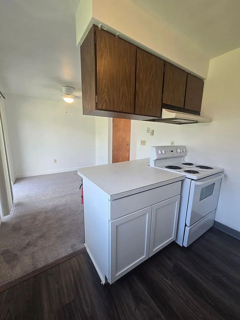 Elizabeth Township 2 bedroom — Photo 3