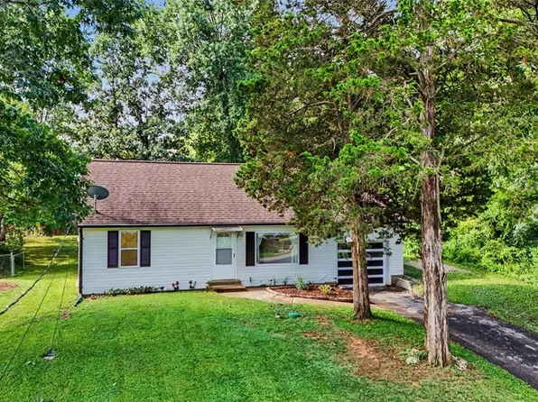 118 Cherry Hill Dr, Fenton, MO 63026