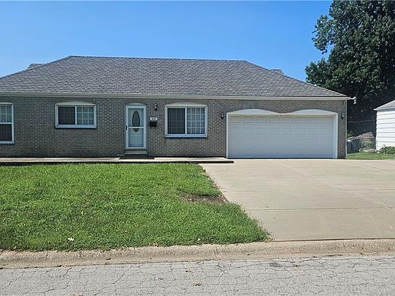 3rd image of 218 SW Opal Dr
