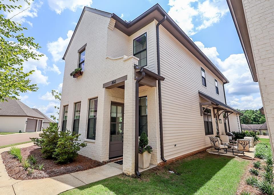 1st image of 105 Farm View Dr #302