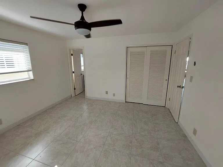 2624 NE 27th Ct — Photo 15
