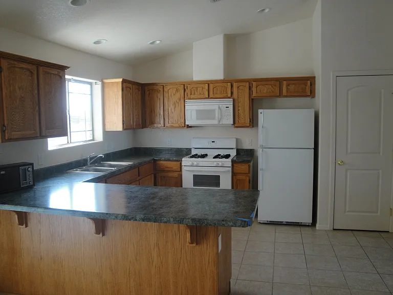 10165 E 36th Pl — Photo 6