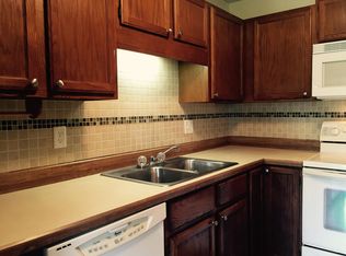 7624 157th St W APT 102, Apple Valley, MN 55124