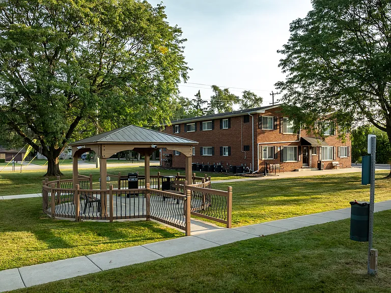 Clinton Township Apartments — Photo 12