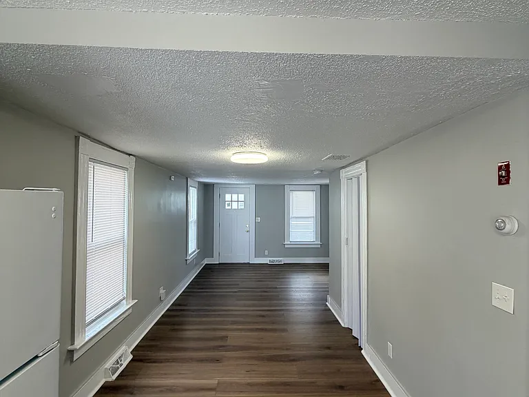 466 Main St — Photo 7