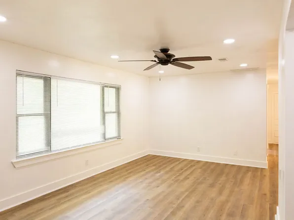 2321 S Laverne Ave, Fayetteville, AR 72701