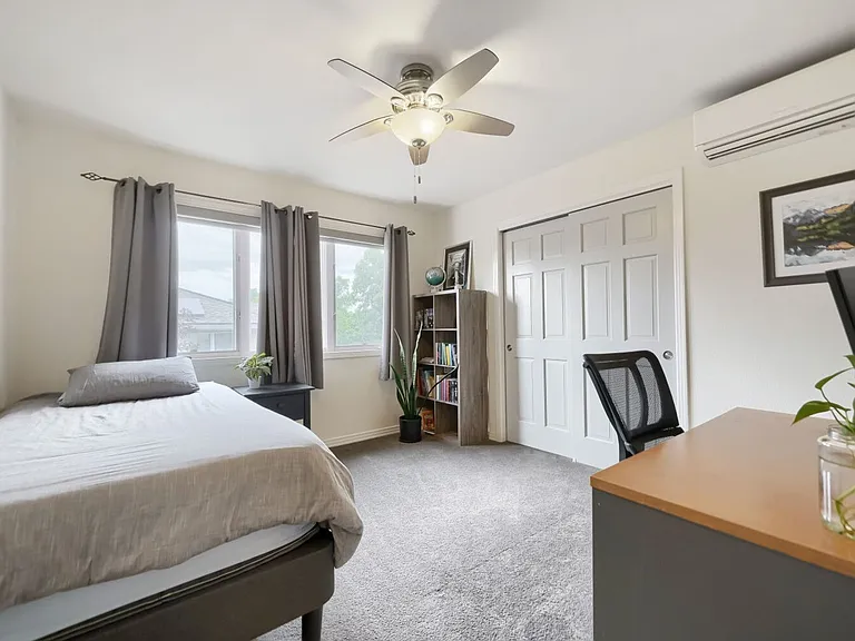927 Poplar Pl — Photo 17
