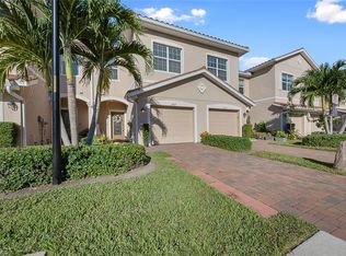 2707 Blossom Way, Naples, FL 34120
