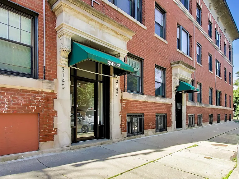 3149 W Lyndale St #2 — Photo 2
