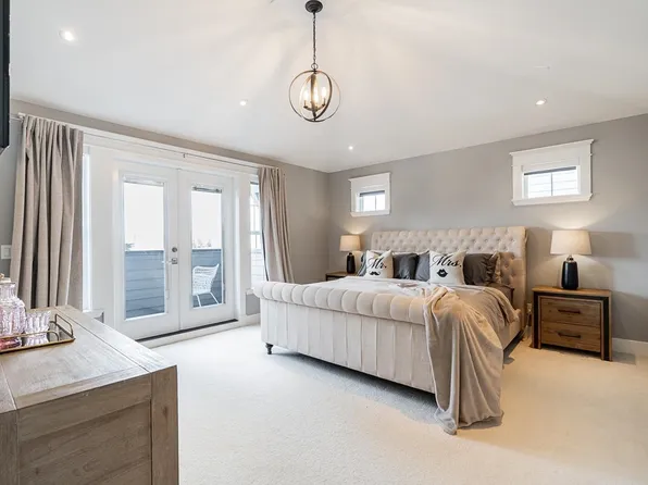 15708 Mountain View Dr, Surrey, BC V3Z 0C6