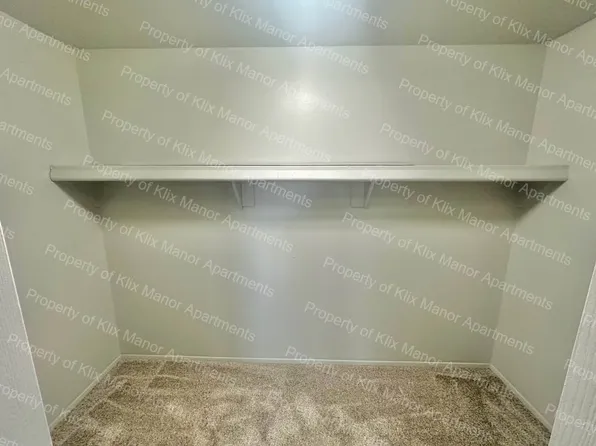 35480 Klix St APT 104, Clinton Township, MI 48035