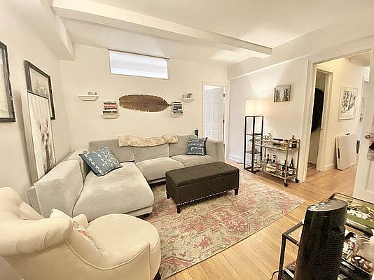 5th image of 330 E 43rd St APT 200
