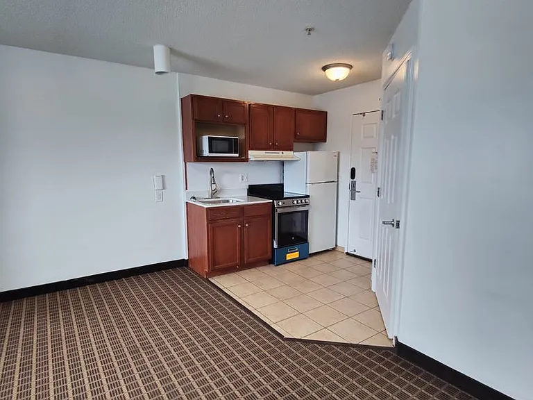 Stafford Commons — Photo 33