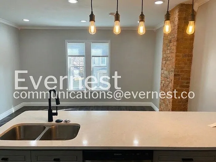112 Hanford St #B — Photo 8