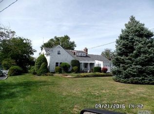 106 Peninsula Dr, Babylon, NY 11702