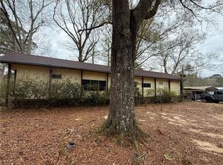 626 Paradise Rd, Pineville, LA 71405