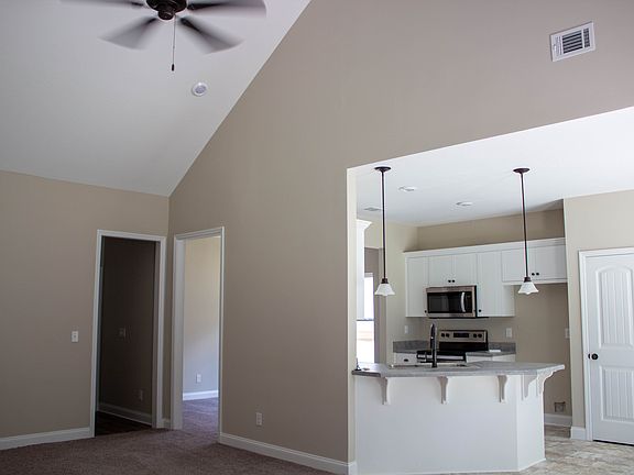 3rd image of 519 Bradley Dr