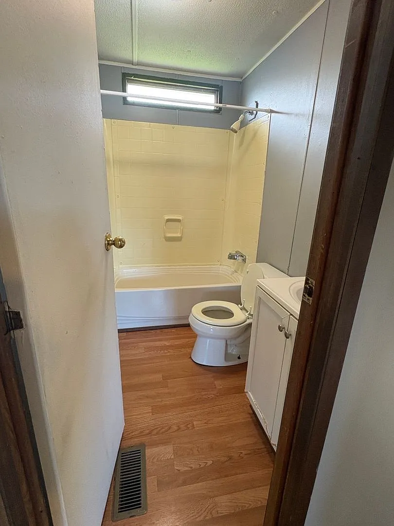 208 Hunter St, Glenville WV — Photo 2