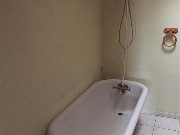 4th image of 304 Luna Azul Dr