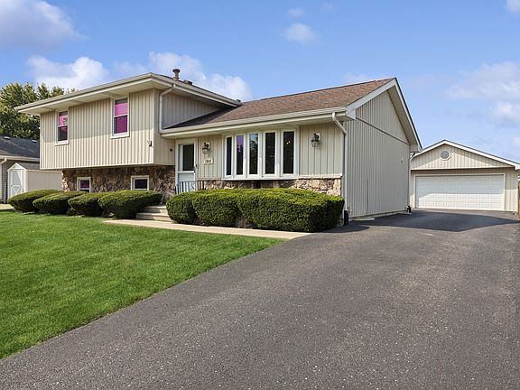 3rd image of 2809 Frank Turk Dr