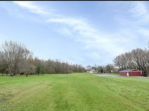 3rd image of 33381 Detroit Rd