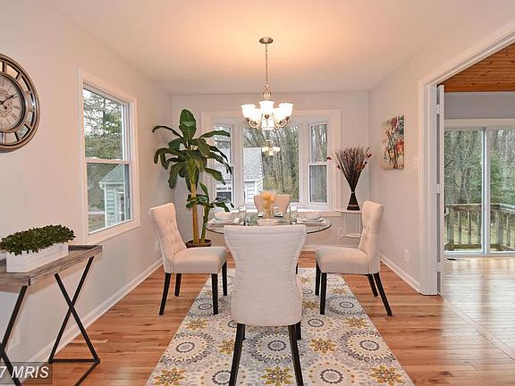 5th image of 4017 Woodland Dr
