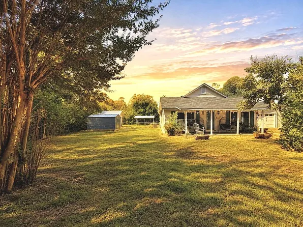 2060 An County Rd #151, Palestine, TX 75801