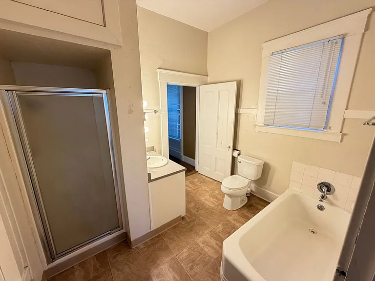 11221 E Eight Mile Rd — Photo 13