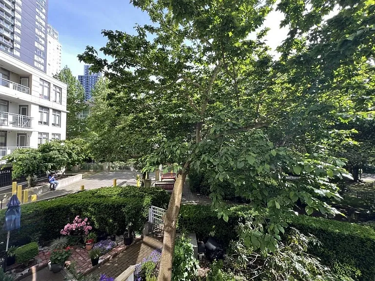 3660 Vanness Ave #201 — Photo 6